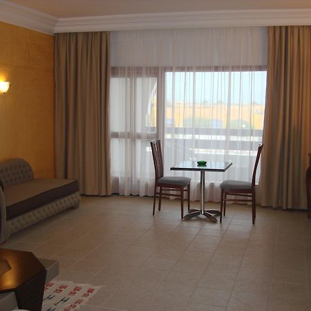 Le Grand Hotels Des Thermes 迈来亚 外观 照片