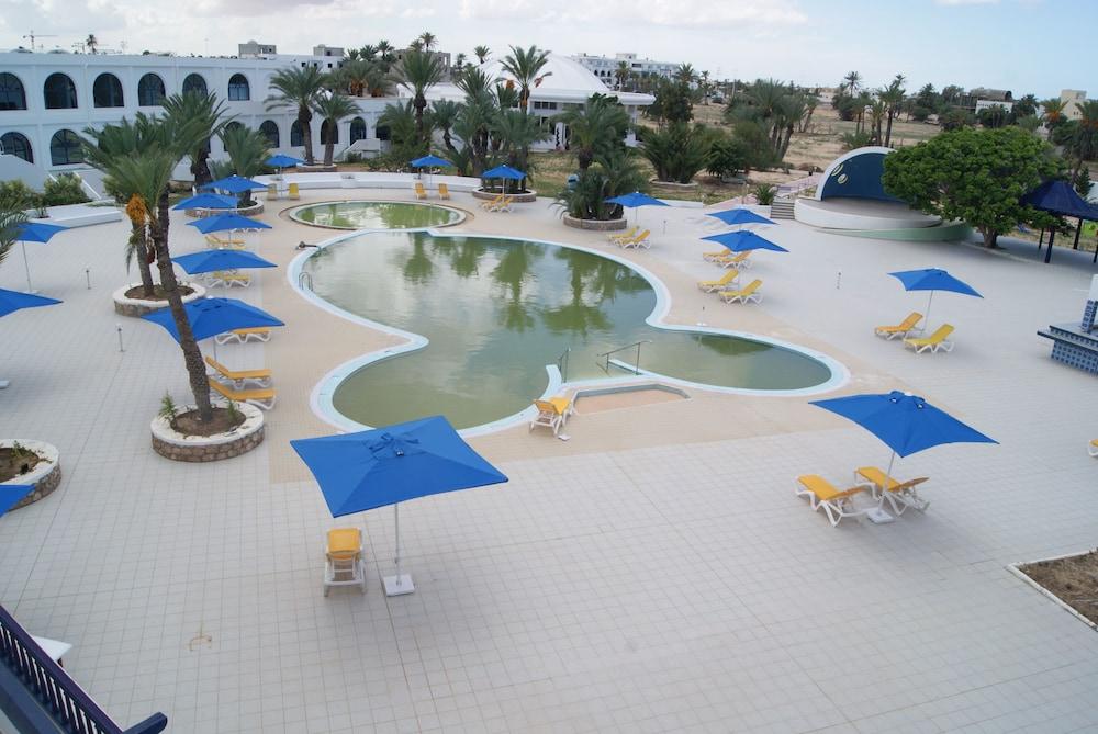 Le Grand Hotels Des Thermes 迈来亚 外观 照片